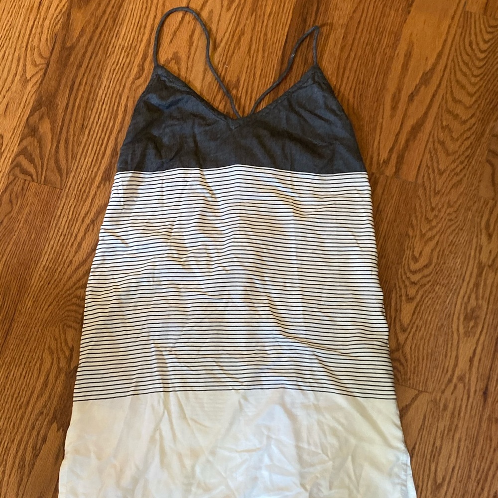 RVCA grey and white color block dress.